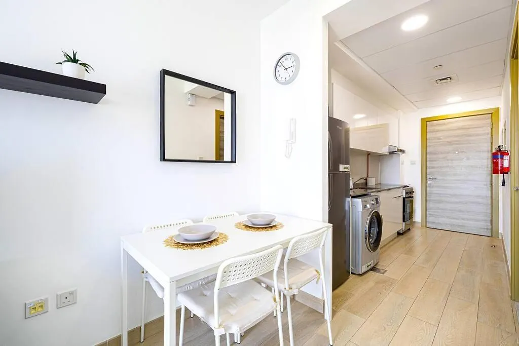 Lovely Studio In Bloom Tower, 10 Minutes To Marina Dubaj